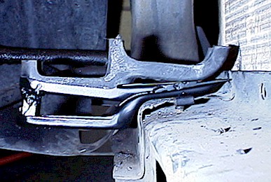 parts-lowerbracket2.jpg (43898 bytes)